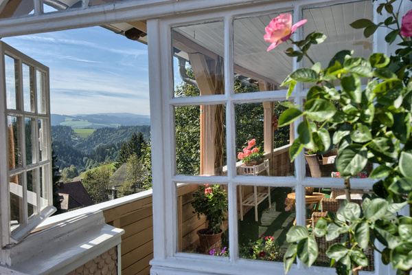 'Loggia mit Fernsicht zum Feldberg'