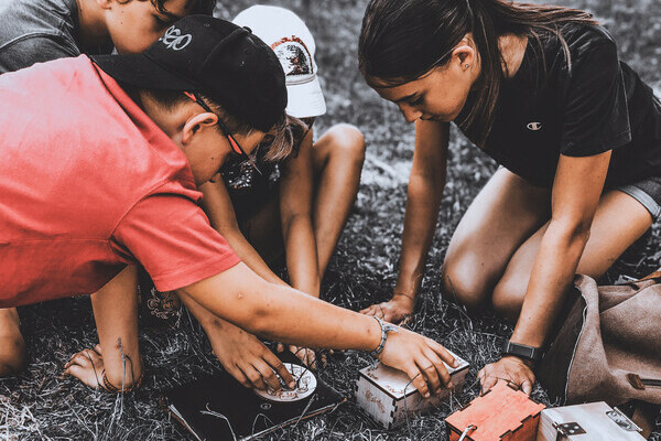 Gemeinsam deren die Hinweise gefunden Copyright: (Oliver Lohre - Berggeheimnis) Gemeinsam deren die Hinweise gefunden Copyright: (Oliver Lohre - Berggeheimnis)