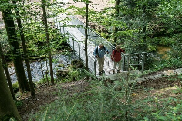 Gertelbach Wasserflle Bildnachweis: Mit freundlicher Genehmigung der Tourist-Info Bhl-Bhlertal